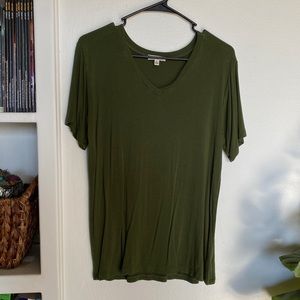 ❌SOLD❌ Olive green soft v neck tee shirt